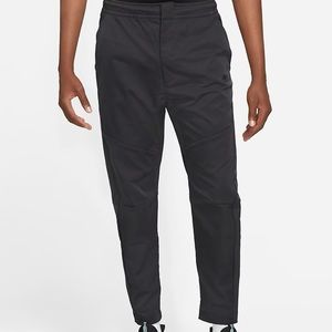 Nike Tech Essentials Unlined Commuter Pant